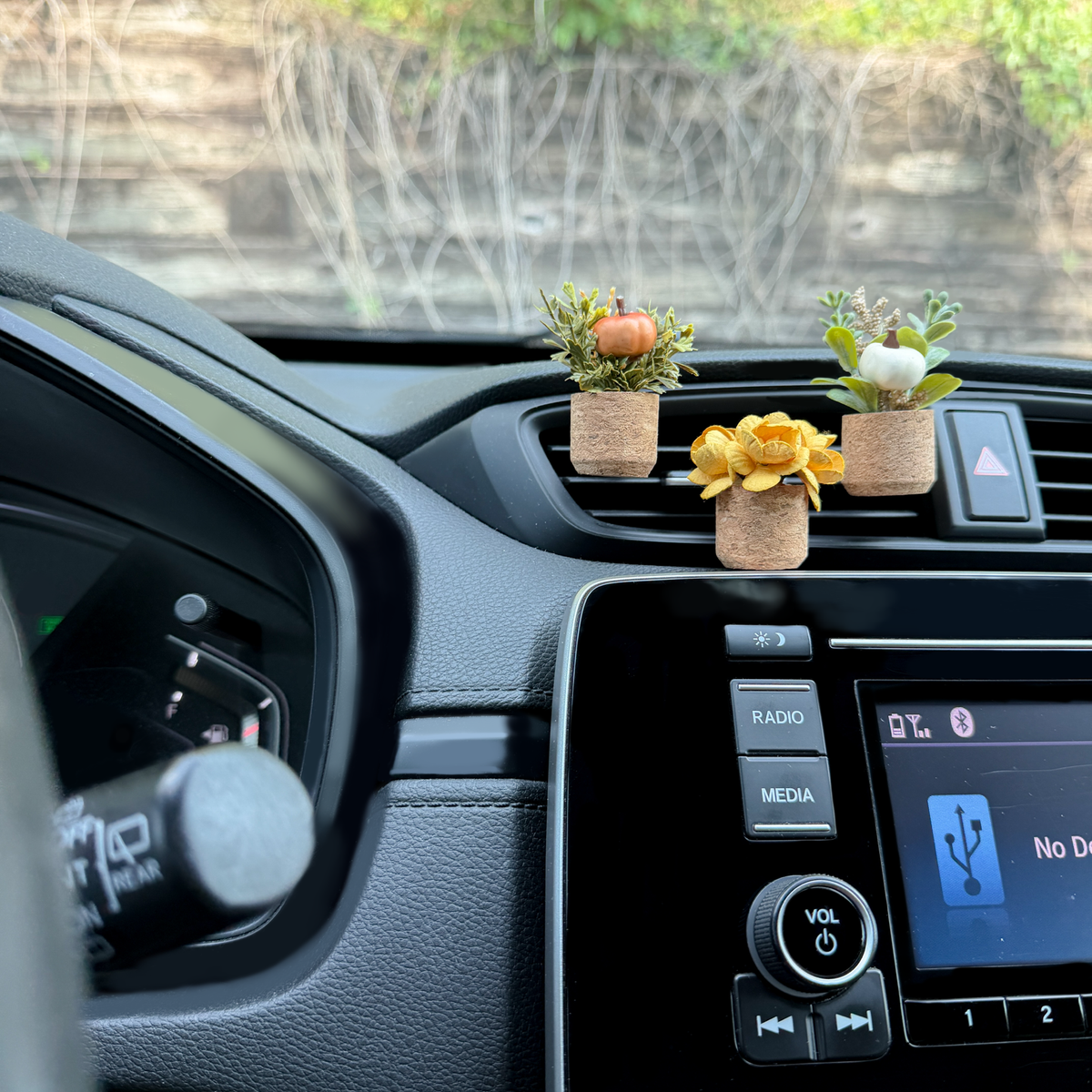 Orange pumpkin patch vent clip car diffuser in a cork pot, photo 6
