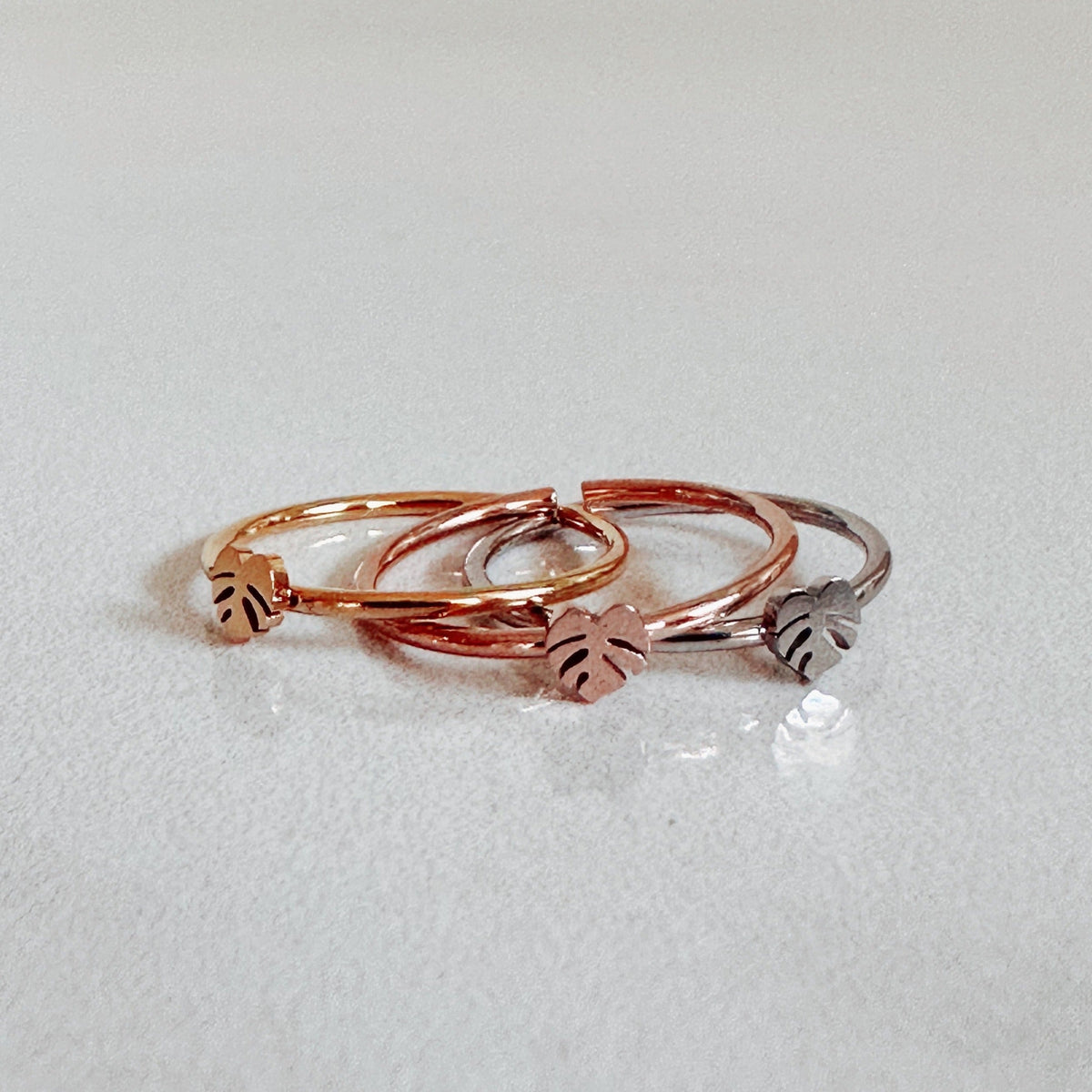 Monstera Deliciosa Dainty Minimal Plant Ring