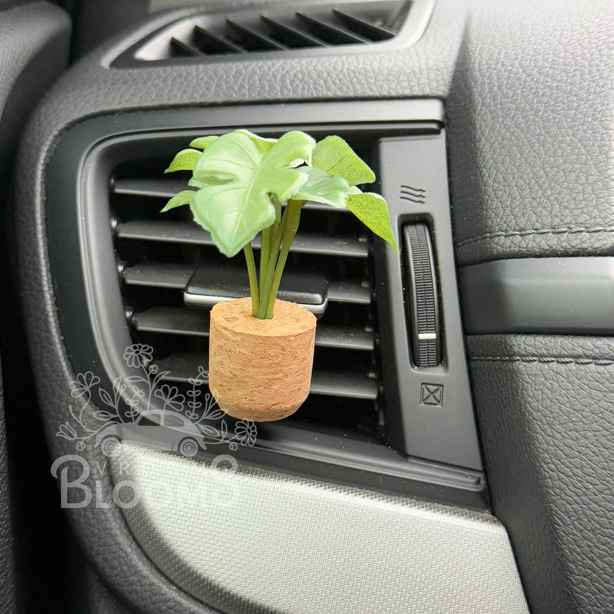 Monstera vent clip car diffuser in a cork pot, photo 5