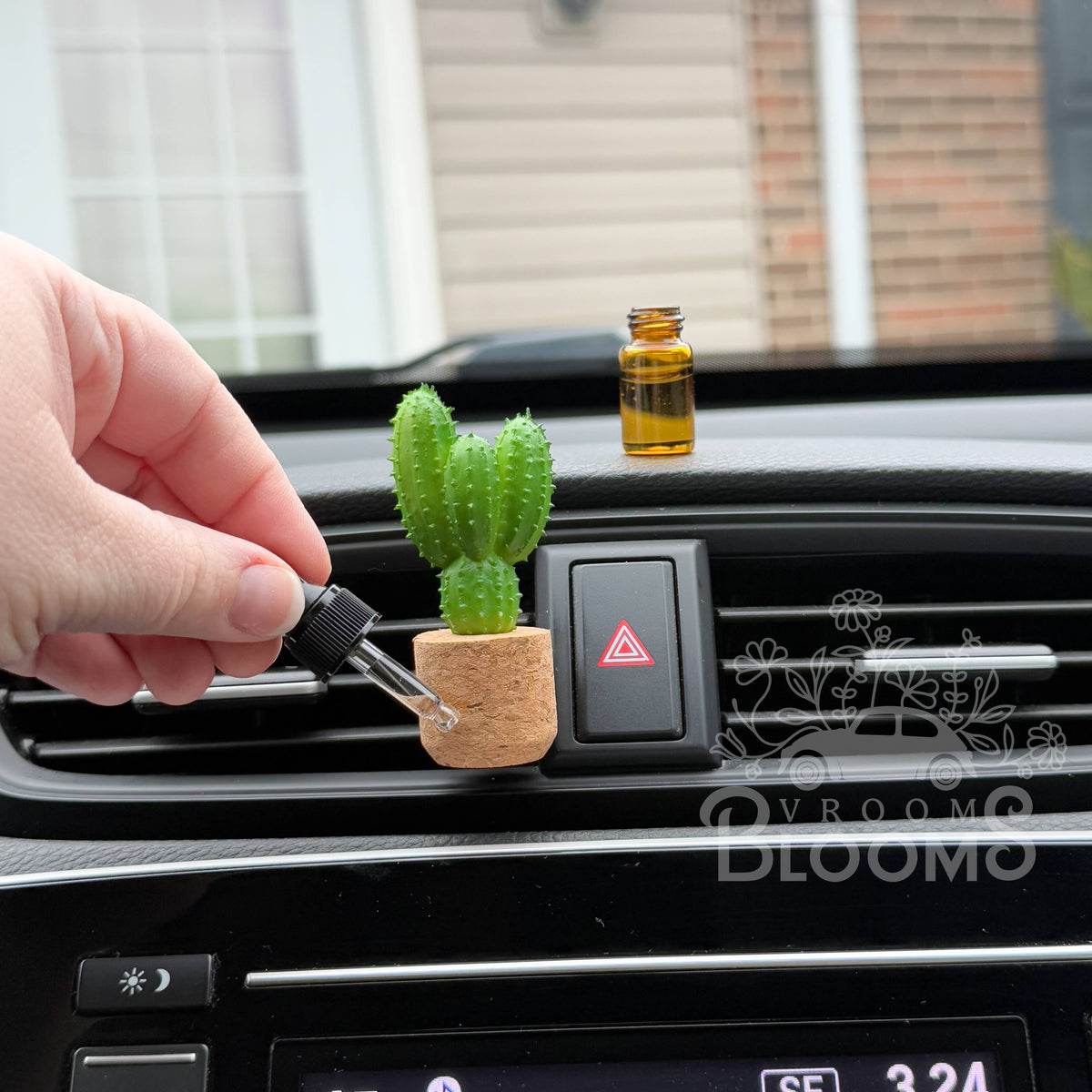 Mini cactus vent clip car diffuser in a cork pot, photo 1